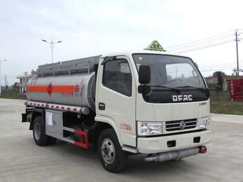 楚勝牌CSC5070GYY5A型運油車