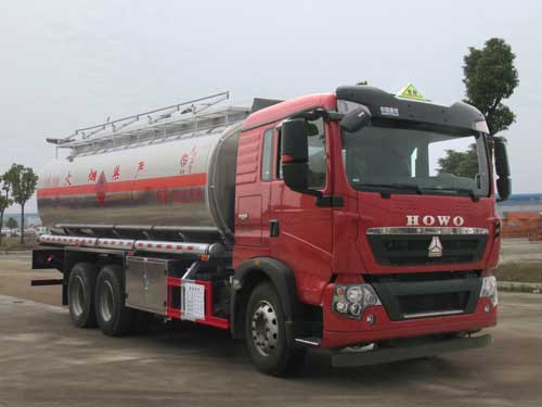 楚勝牌CSC5260GYYLZ5型鋁合金運(yùn)油車